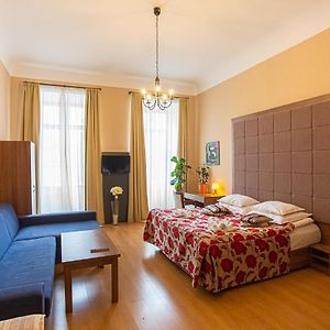 Studio met een Queen Size Bed